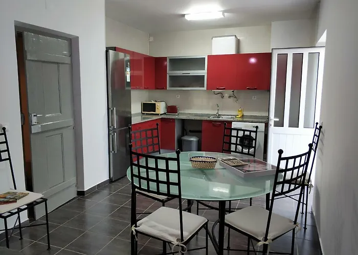 Sleep & Go Faro Airport Guest House